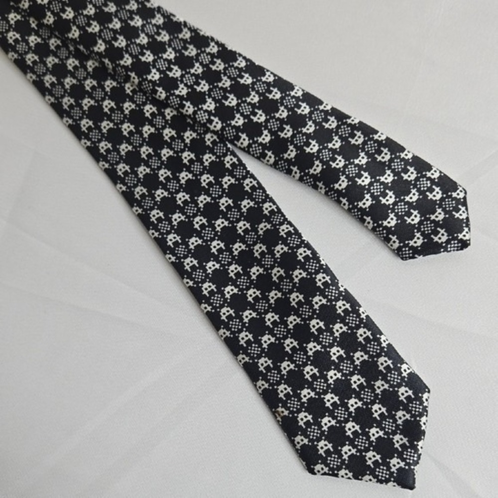 Black Tie Geek Space Invaders‎ Arcade Game Tie